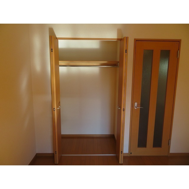 ハイツ中川0101号室 クローゼット