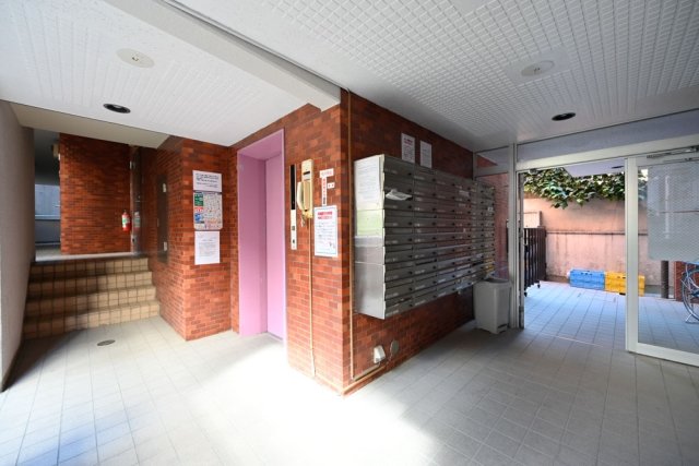 ユースフル都立大 エントランス