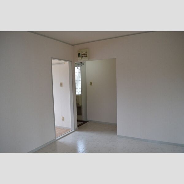 ネオサカエハイツ ダイニングキッチン(別角度)