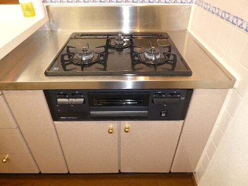 ライオンズマンション南藤沢 ３口ガスコンロ　※2021年5月撮影