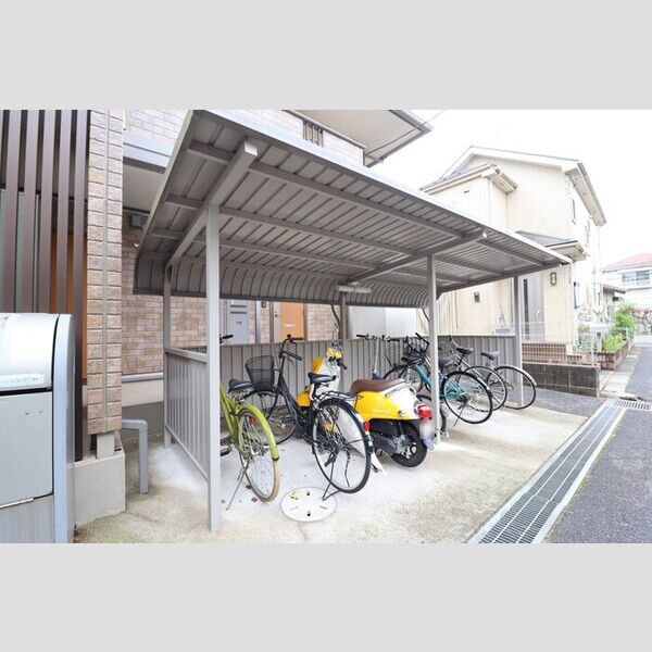 リトルアイランド202号室 駐輪場