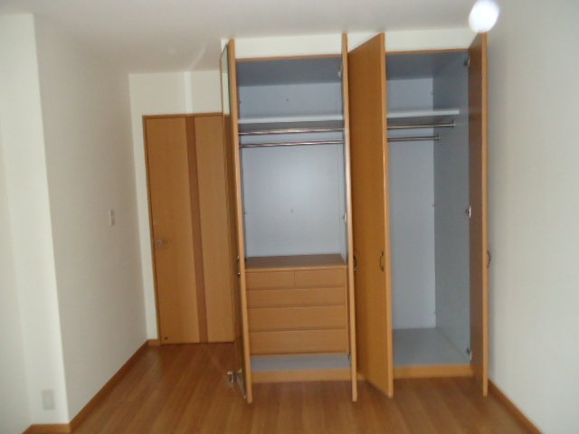 アシューレ 洋室クローゼット