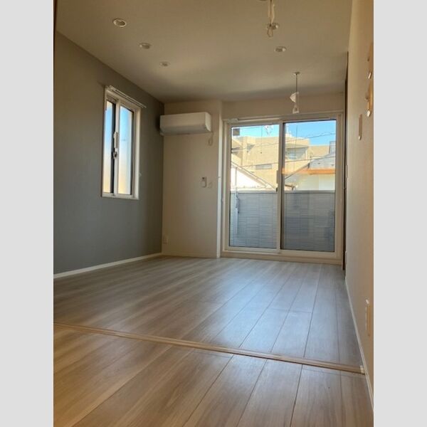 ノーブルラフィネ上木崎203号室 洋室