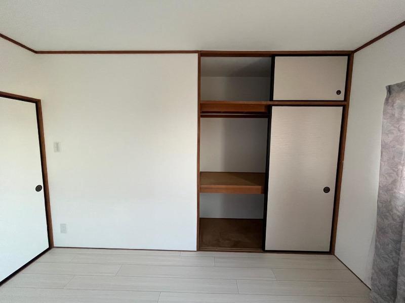 クロノス四之宮2階 収納