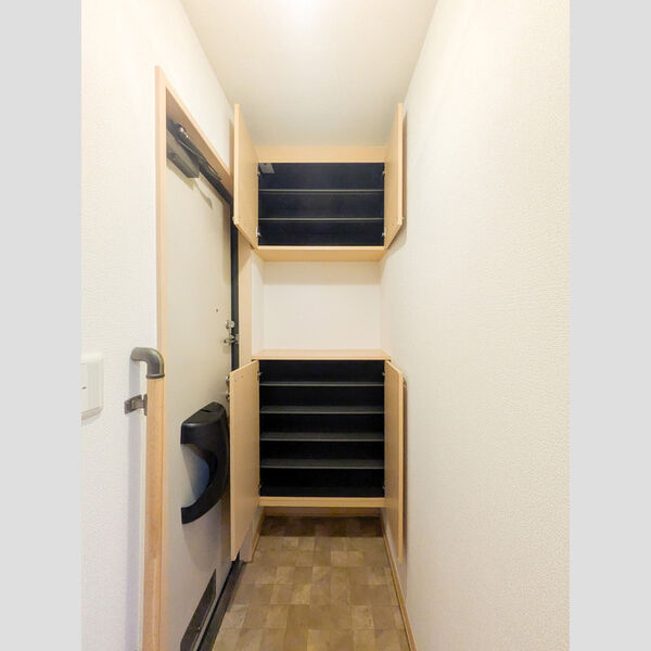 ヴィアレット　Ⅲ102号室 玄関