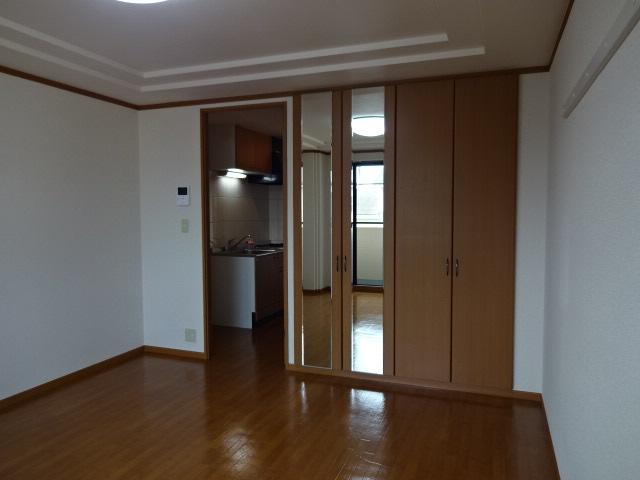 シャン・ド・ペーシュ 室内