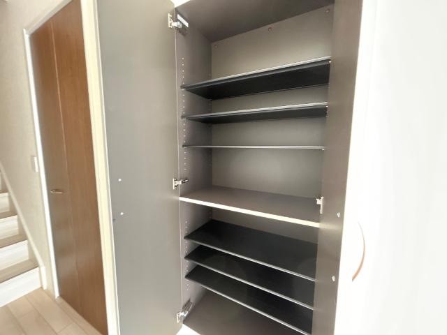 キャメロット八王子203号室 収納