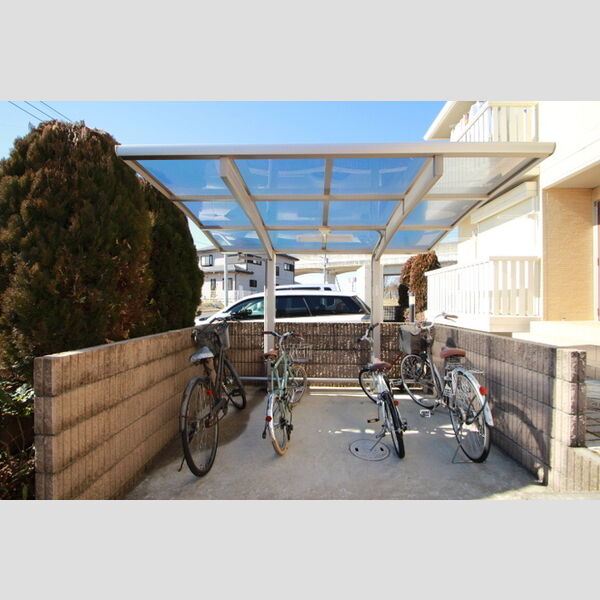 ジュネス203号室 駐輪場