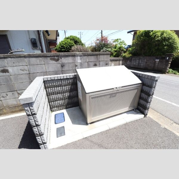 ソラーレ　弐番館 ダストボックス