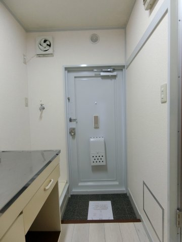 エクセルハイム平山0205号室 玄関