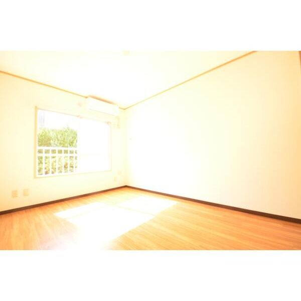 グリーンリバー駒井2号棟 リビング