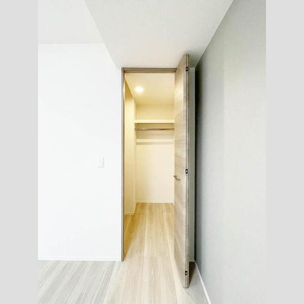 グラナーデ興野101号室 収納