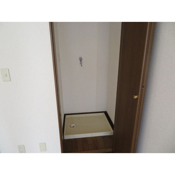 ヴェルディ下馬0107号室 室内洗濯機置き場