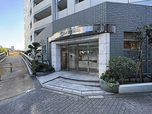 セザールスカイリバー２００２号室 エントランス