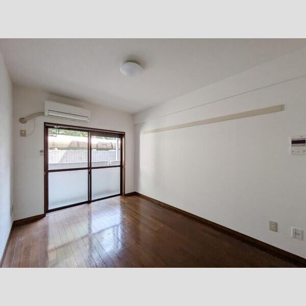 エスポワール柿生210号室 リビング