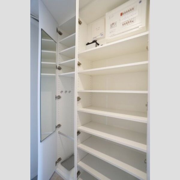 プライムメゾン森下WEST418号室 玄関