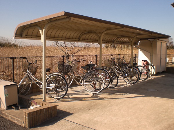 レオパレスリリー110号室 駐輪場