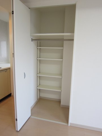 プライムアーバン目白1205号室 収納