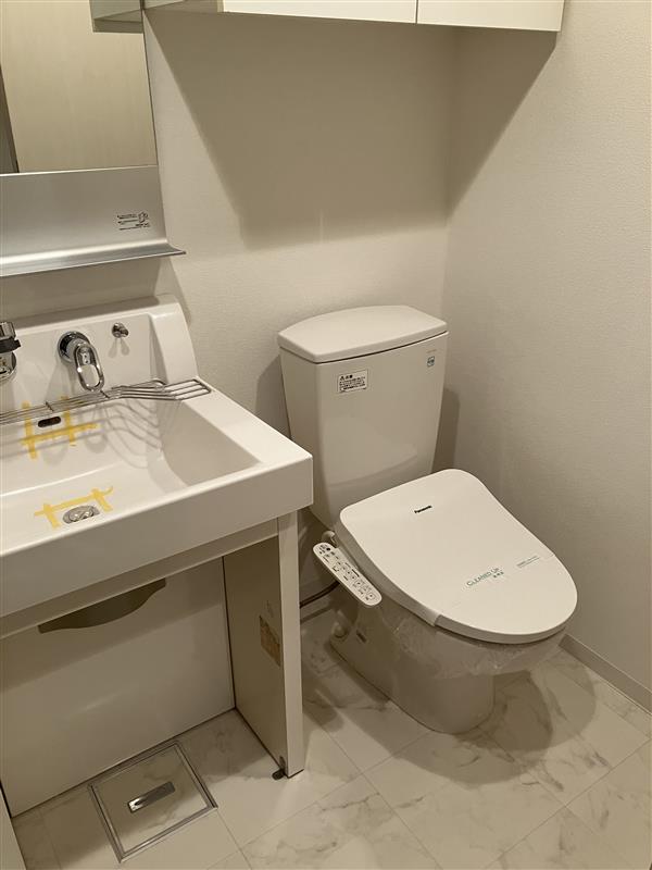 プラウドフラット神楽坂104号室 トイレ