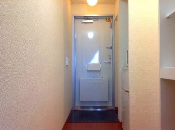 レオパレスグランドールⅡ 玄関