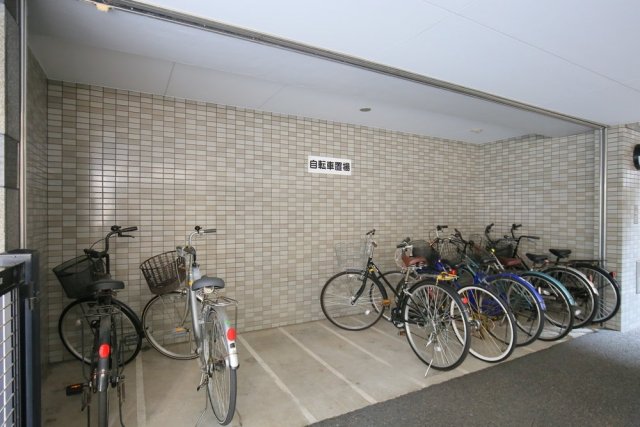 ストーク東池袋5階 駐輪場