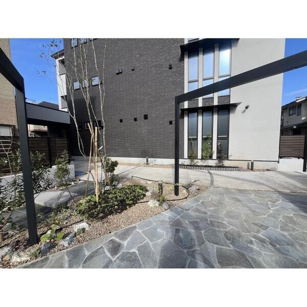 KALEA104号室 エントランス