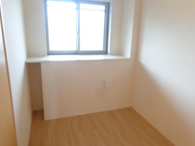 イーストーン 洋室