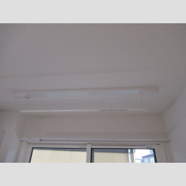 N・D-ROOM IIDACHOU　A棟102号室 室内物干し