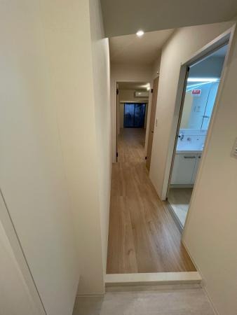 HAON(波音)3階 6-10F 黒を基調とした内装です。