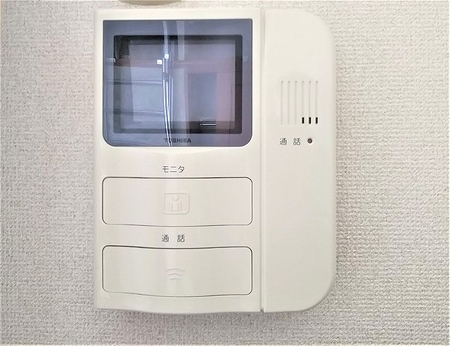 レオパレスエムワン101号室 モニター付きインターホンで急な来訪にも安心です！