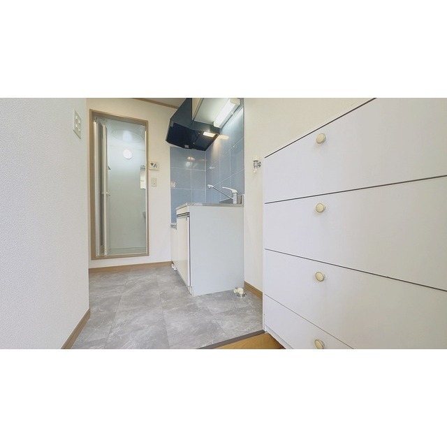 ヴェント101号室 玄関通路