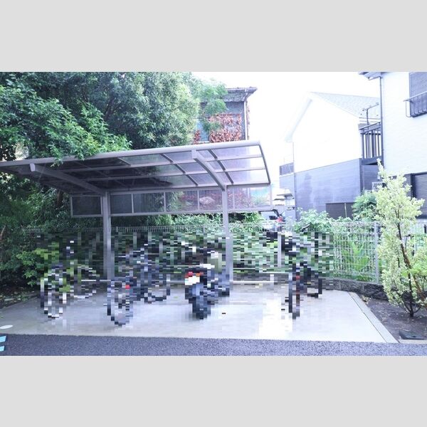 グローリー湘南Ⅱ303号室 駐輪場は3か所あります