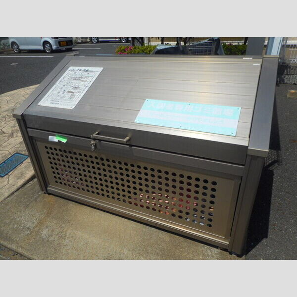 ダンディ グランパ 入居者専用ゴミストッカー