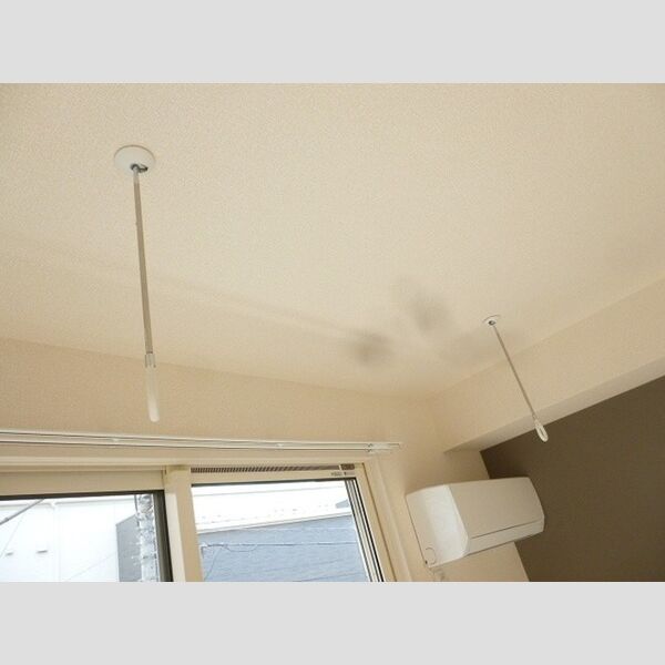 エーデルハイムⅣ 201号室内物干し