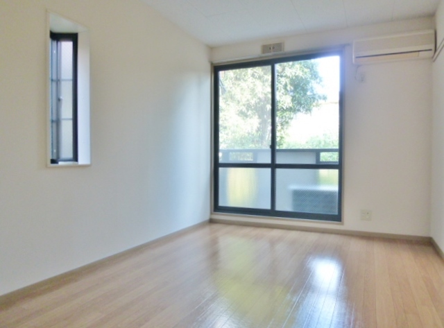 カーサ南原0102号室 南に面したお部屋です。