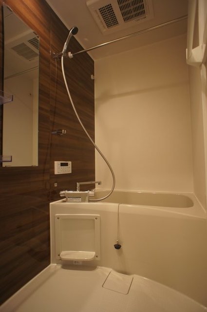 ルミエール・エタンセルｓｉｘ0204号室 お風呂