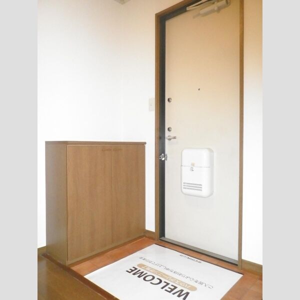 メゾンソレーユ 玄関