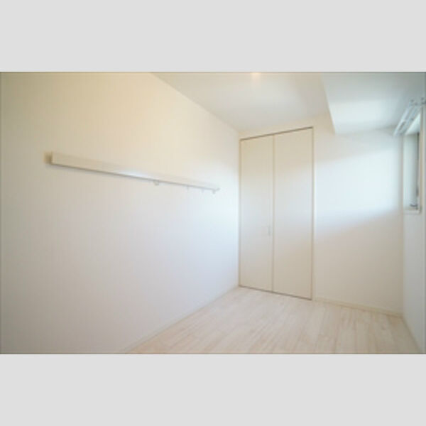 ルーナ エ ソレーユ　Ⅲ 4.9帖の洋室♪