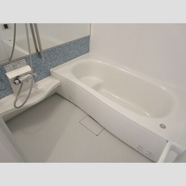 ディーグラシューズ103号室 追い焚き給湯機能付き浴室