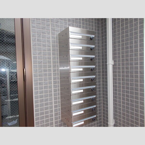 エスポワール南太田201号室 集合ポスト