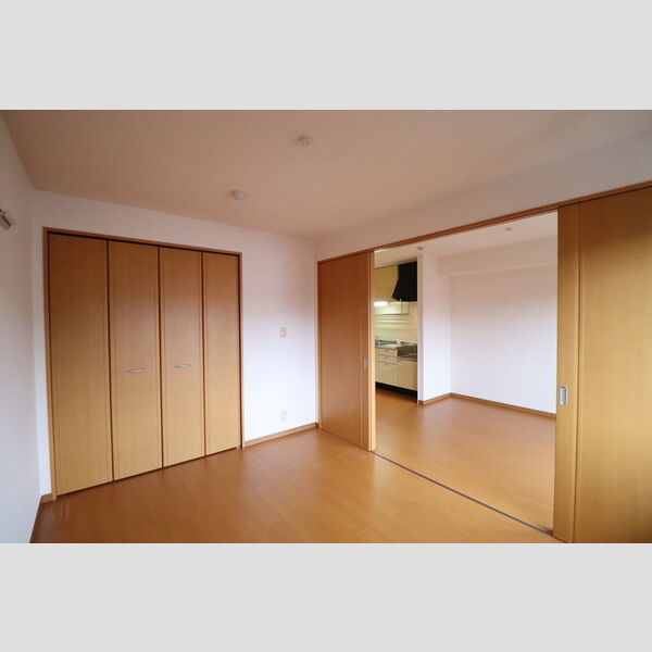 グランドパレス302号室 洋室