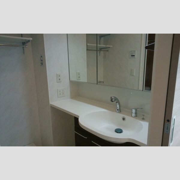 ピエールドゥ　ヴィラ 107号室　洗面所