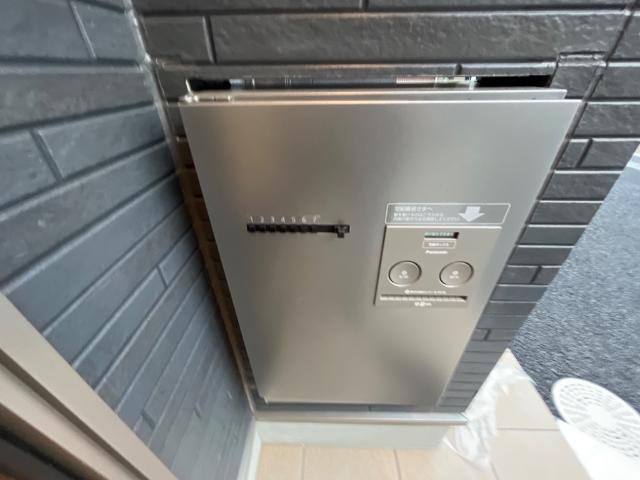 ZaKuRo 宅配ボックス