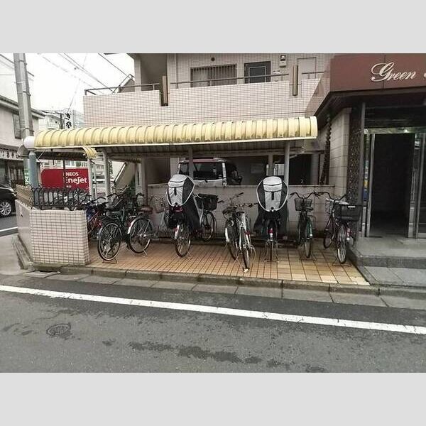 グリーンヒル上原104号室 駐輪場