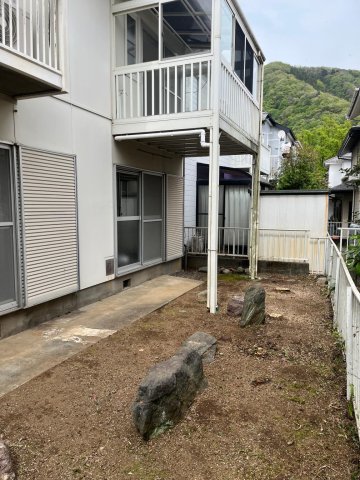 相模原市緑区又野戸建て 広いお庭、入居時草刈りサービスあり