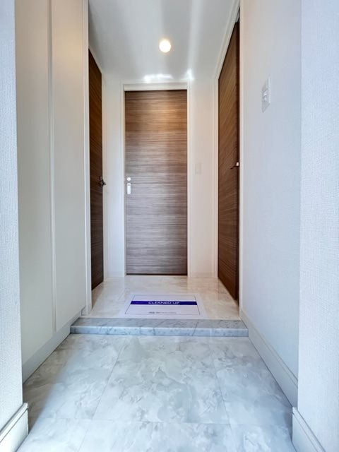 レジディア三軒茶屋Ⅲ6階 玄関