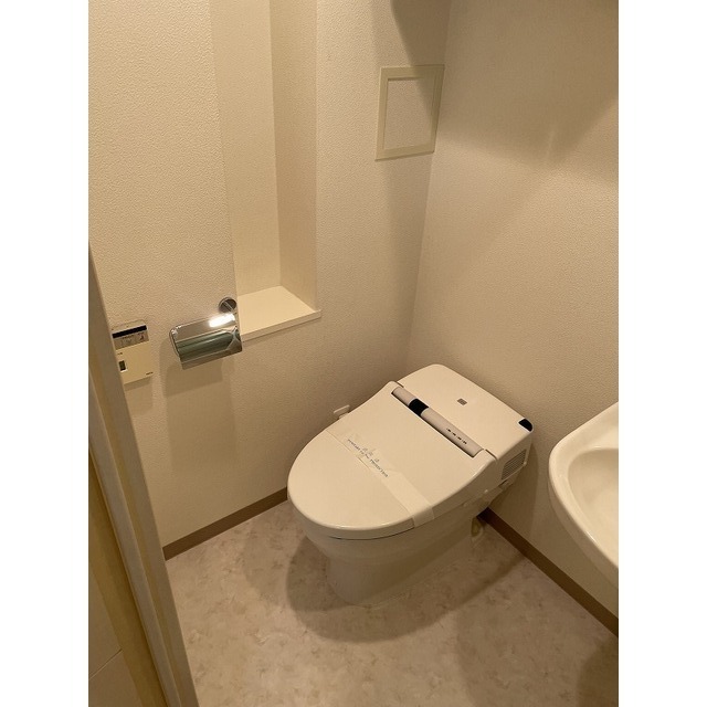 ライジングプレイス西新井603号室 トイレ