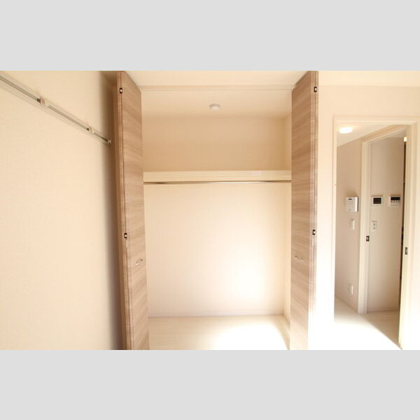 ラピュタ　ウイングス どちらの洋室にも収納スペースがあります!