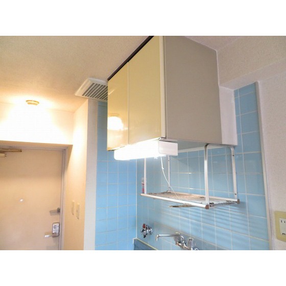 エレガンス綾瀬５ キッチン上収納