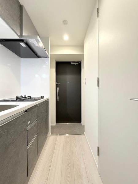 エレミ本蓮沼3階 玄関